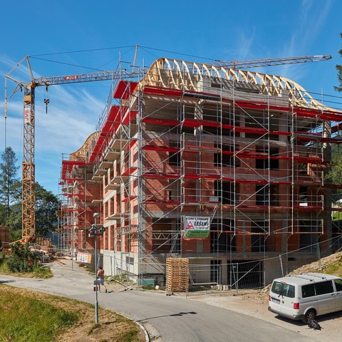 Stavba nové střešní konstrukce Hotelu Palace