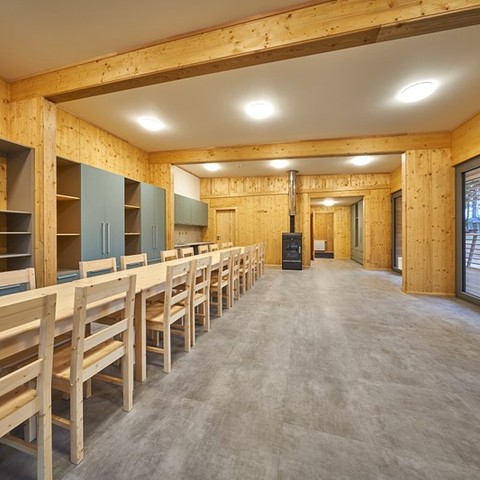 Dřevěný interiér klubovny