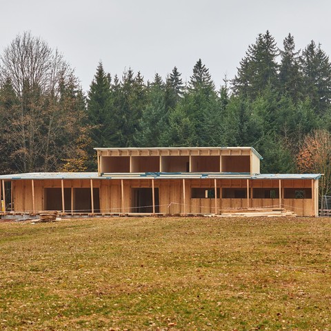 Stavba lyžařské klubovny